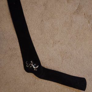 Wide black suede belt with lizard sculpture